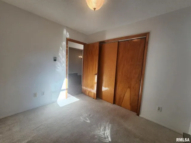 $210,000 | 502 South Mayor Caliper Drive, Carterville, IL 62918