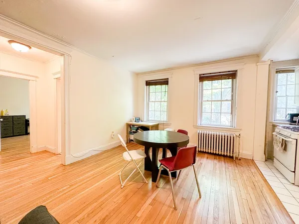 $2,800 | 854 Massachusetts Avenue, Unit 3, Cambridge, MA 02139