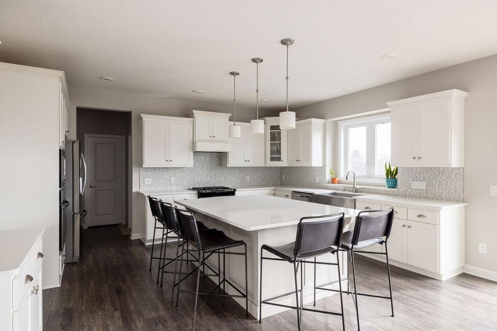 6510 Bridle Path Corcoran, MN 55340 - Photo 4 of 39