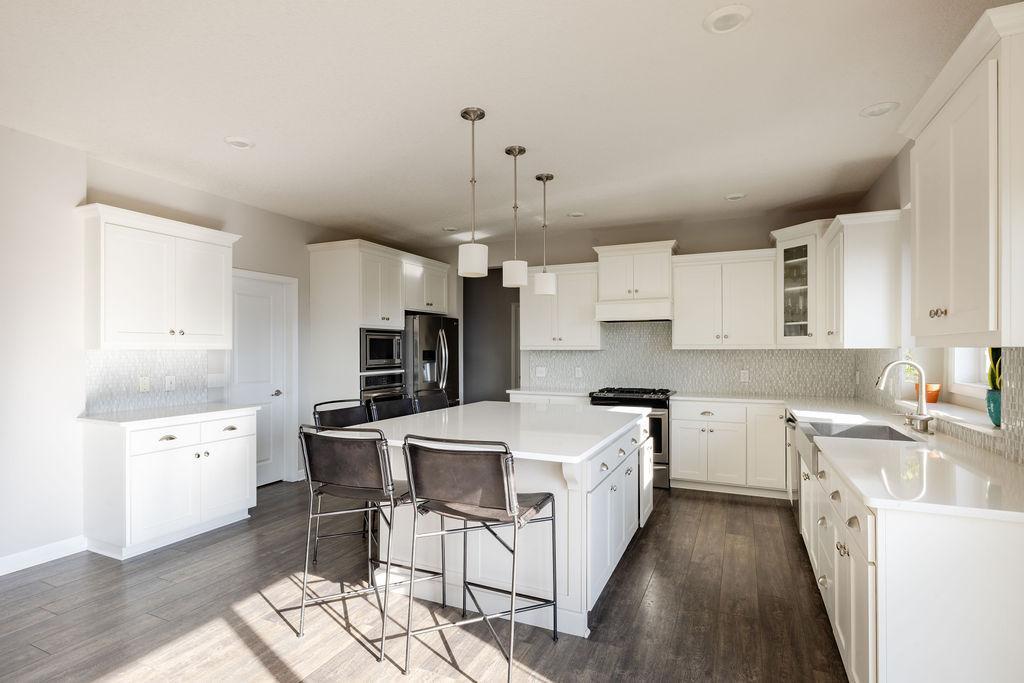 6510 Bridle Path Corcoran, MN 55340 - Photo 5 of 39