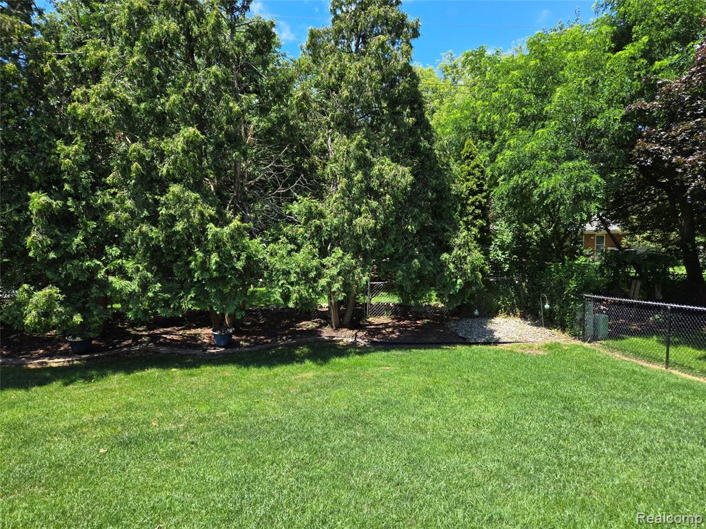 14879 Riverside Street Livonia, MI 48154 - Photo 38 of 42 Gallery Image 38