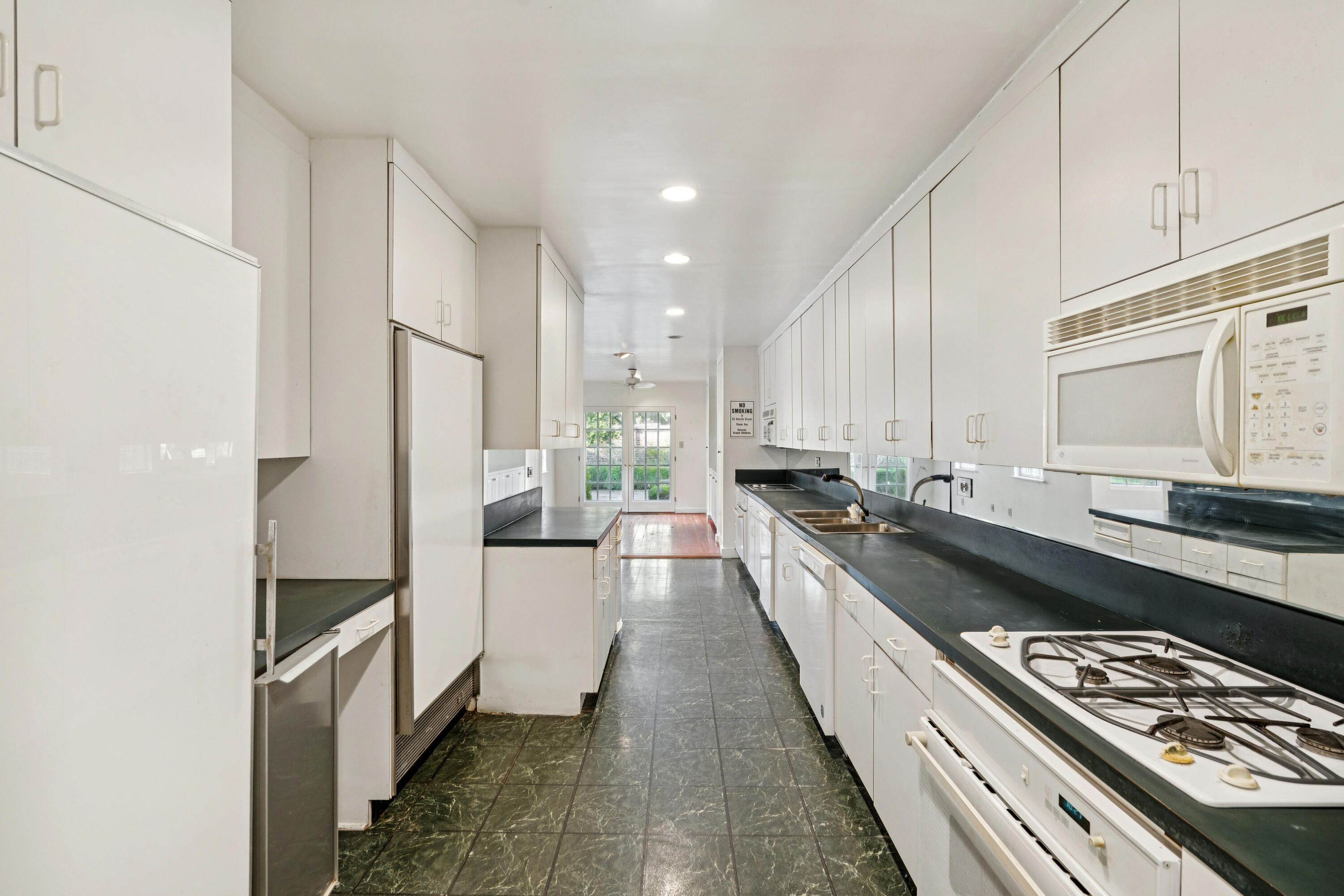 33 Church Street Charleston, SC 29401 - Photo 13 of 47 33ChurchSt-KeenEyeMarketing-023