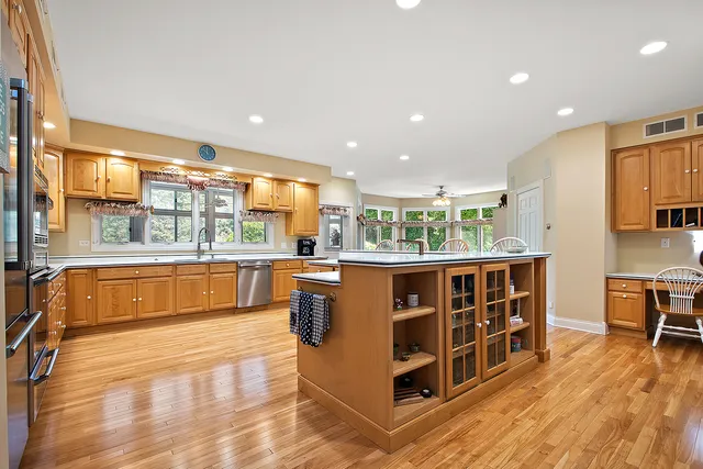 $1,099,000 | 12444 Lake View Drive, Orland Park, IL 60467