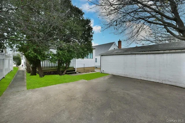 $738,000 | 135 Barwick Boulevard, Mineola, NY 11501