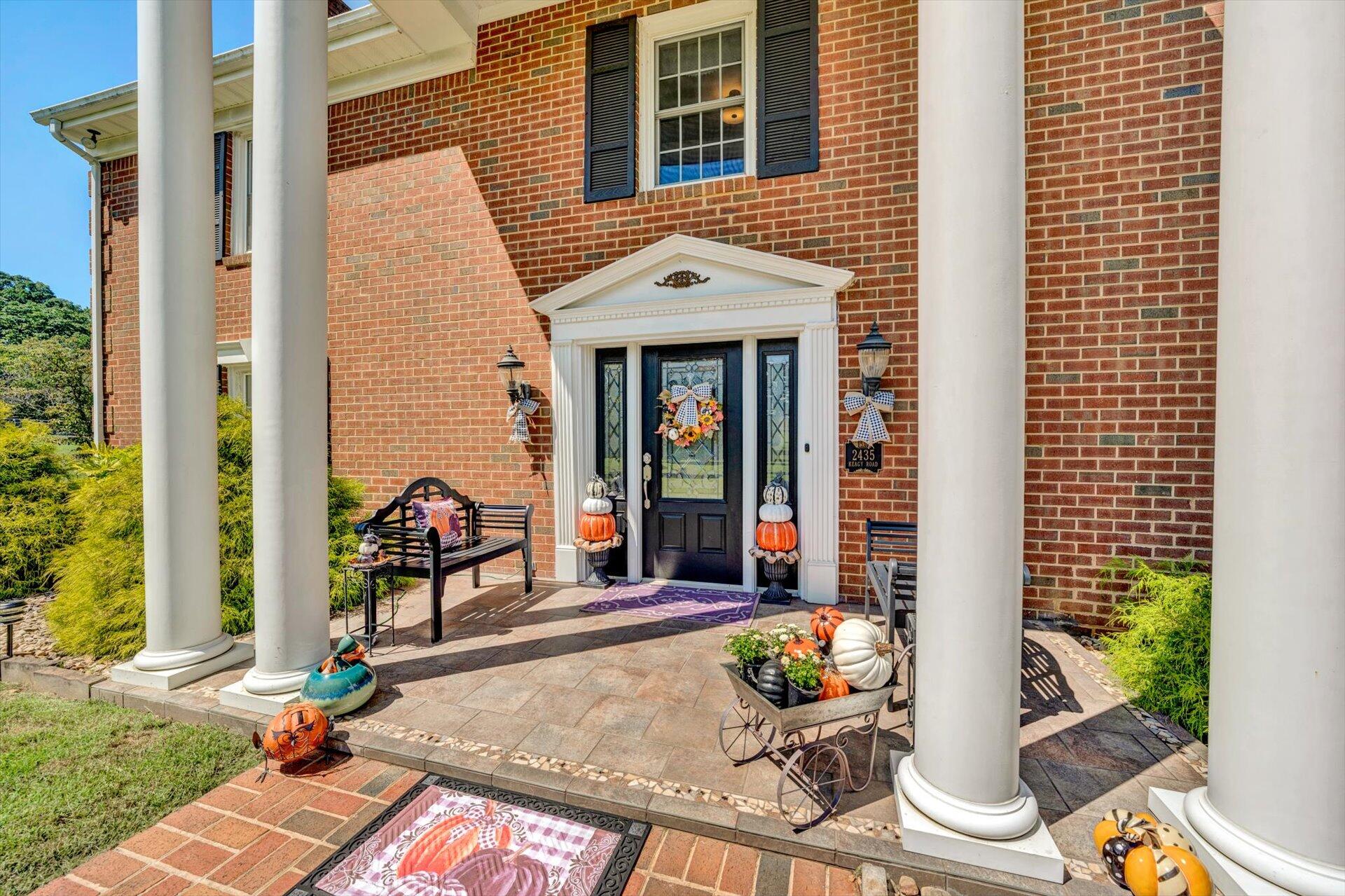 2435 Keagy Road Salem, VA 24153 - Photo 5 of 38 03-091120230140