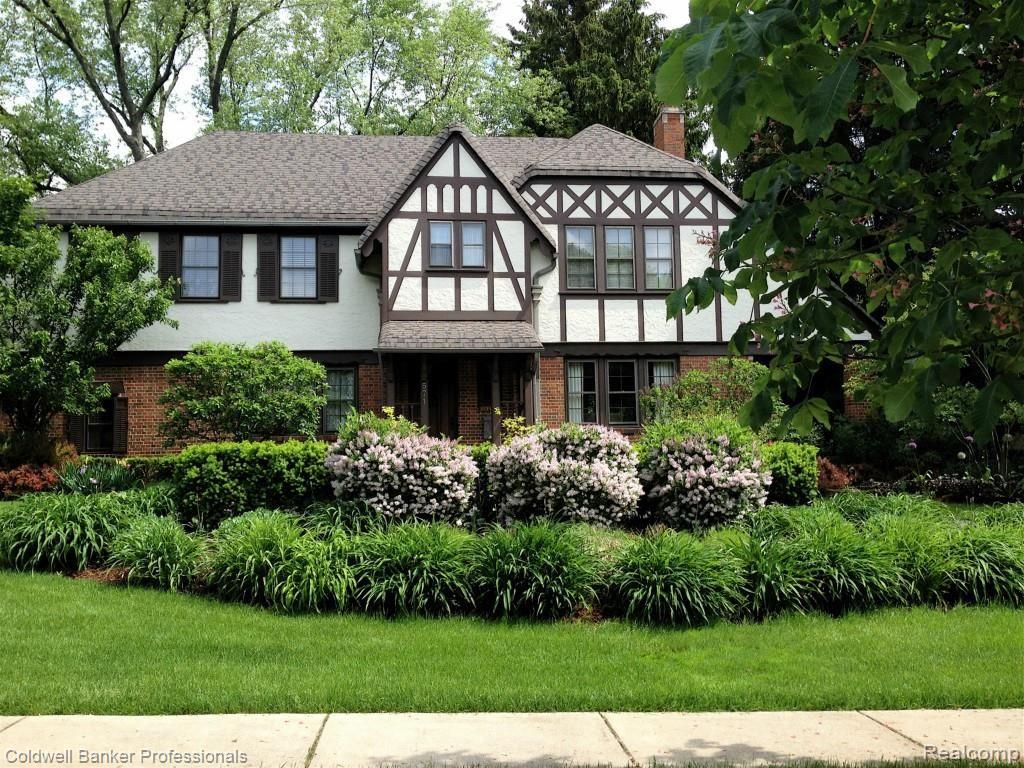 571 Linden Road Birmingham, MI 48009 - Photo 1 of 11 IMG_1739.jpg