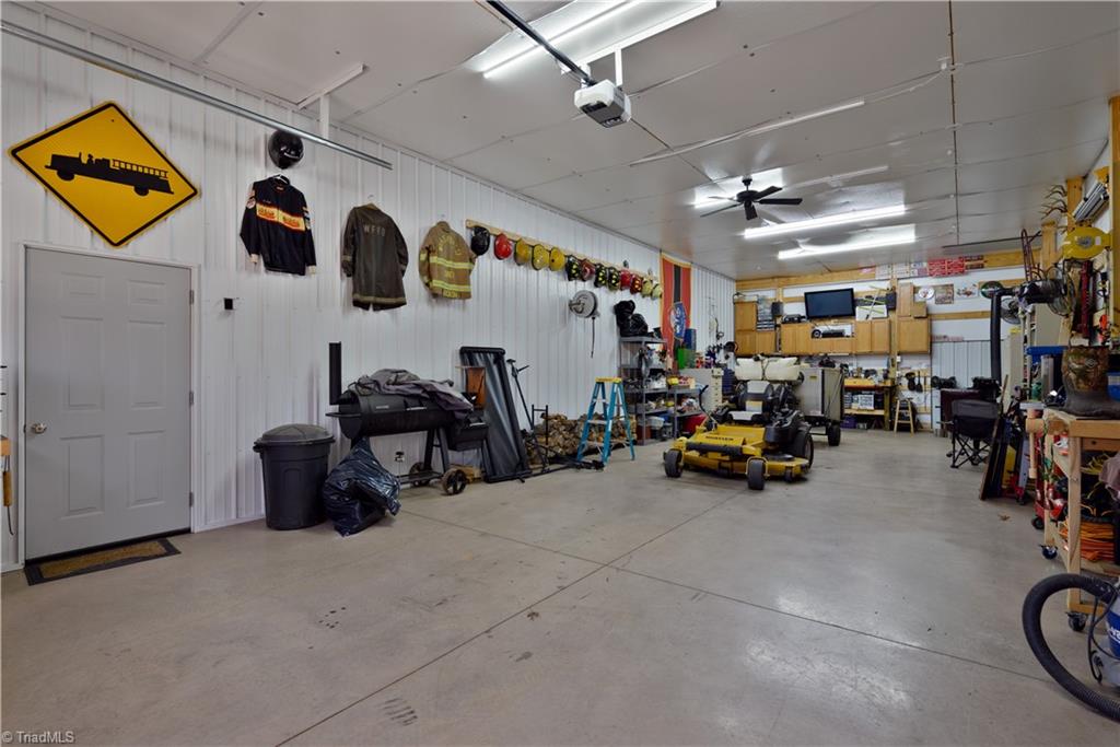 2147 Sparger Road Mount Airy, NC 27030 - Photo 23 of 34