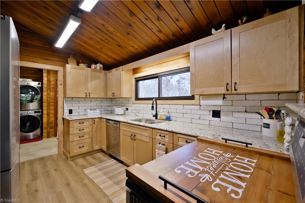 2147 Sparger Road Mount Airy, NC 27030 - Photo 5 of 34 Kitchen