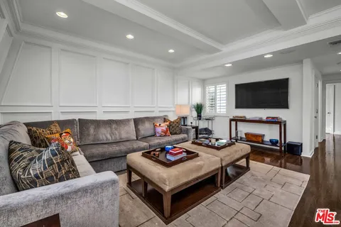 $10,500 | 11745 Montana Avenue, Unit 301, Los Angeles, CA 90049