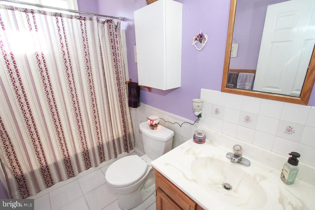 129 North Hills Road Barto, PA 19504 - Photo 15 of 37 Hallway Bathroom