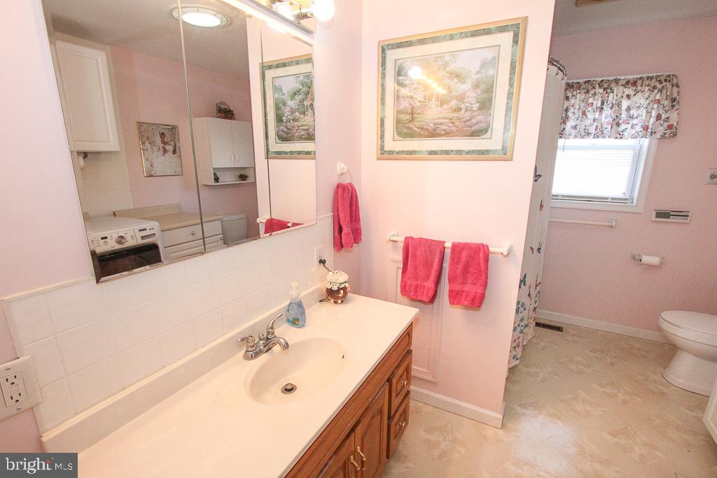 129 North Hills Road Barto, PA 19504 - Photo 17 of 37 Hallway Bathroom/Laundry Room