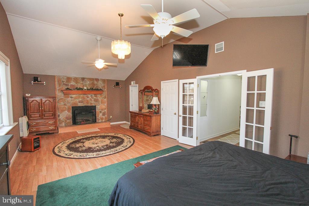 129 North Hills Road Barto, PA 19504 - Photo 19 of 37 Grand Master Suite