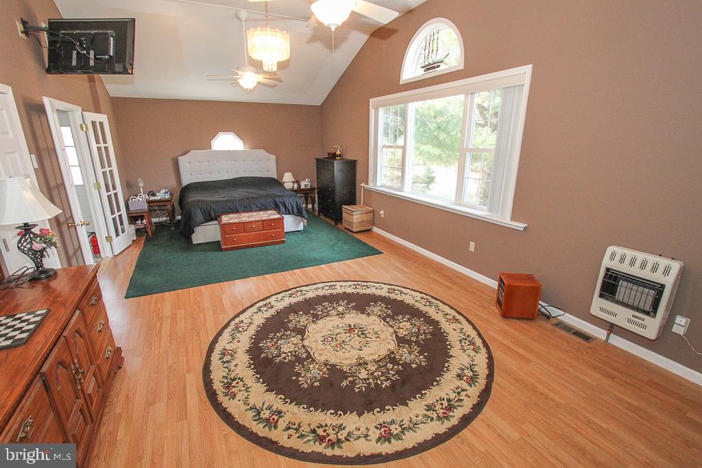 129 North Hills Road Barto, PA 19504 - Photo 20 of 37 Grand Master Suite