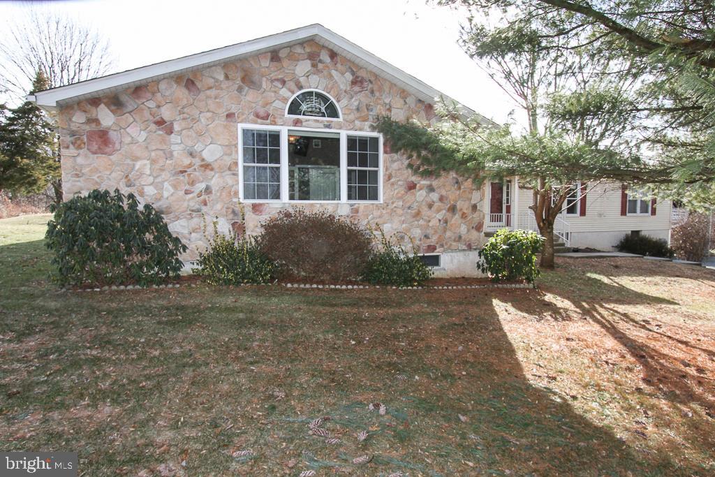 129 North Hills Road Barto, PA 19504 - Photo 34 of 37 Front Exterior of Family Room