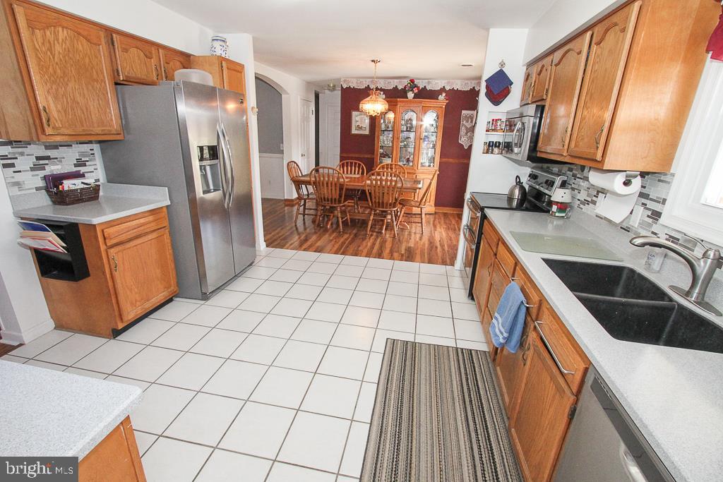 129 North Hills Road Barto, PA 19504 - Photo 7 of 37 Kitchen