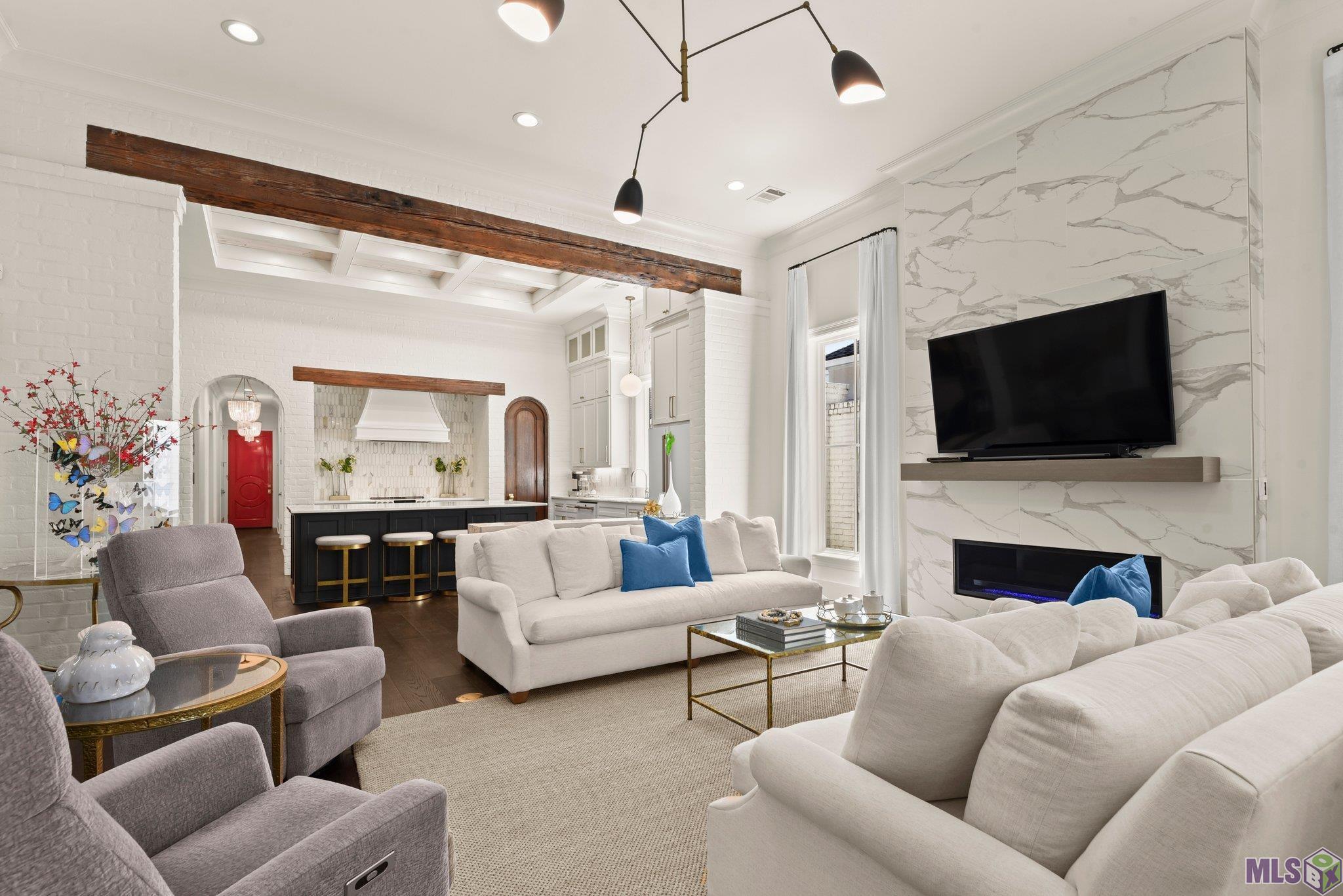 1637 Perkins Road Baton Rouge, LA 70808 - Photo 13 of 41 Living Room