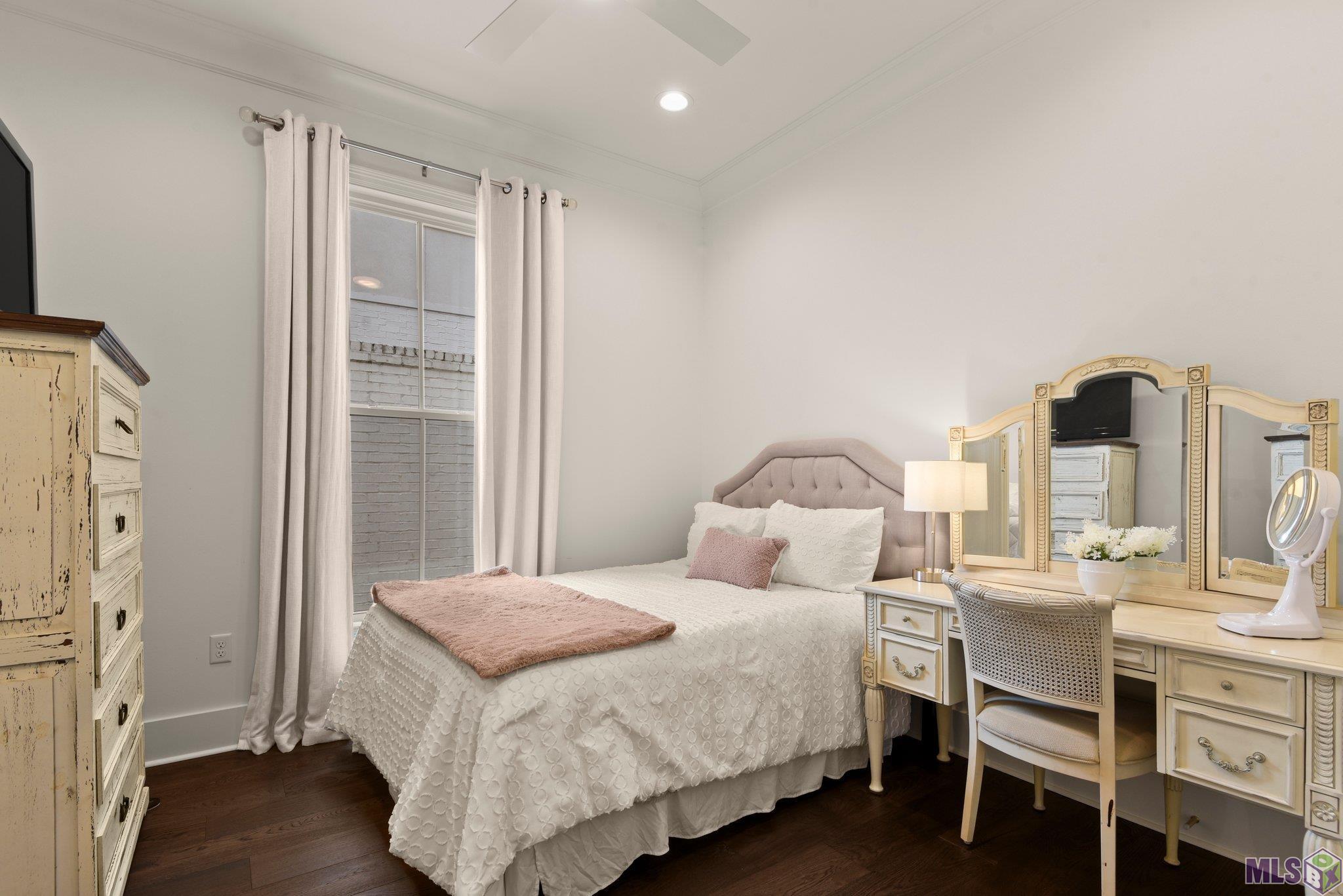 1637 Perkins Road Baton Rouge, LA 70808 - Photo 23 of 41 Guest Bedroom