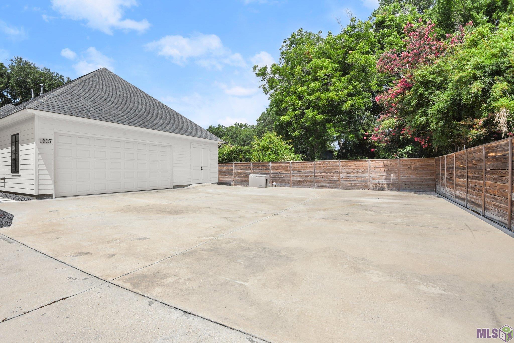 1637 Perkins Road Baton Rouge, LA 70808 - Photo 40 of 41 Additional Parking