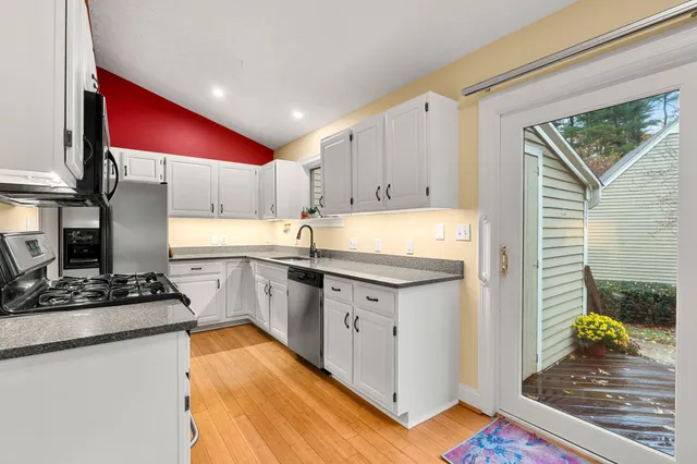 $625,000 | 124 Spinnaker Way, Portsmouth, NH 03801