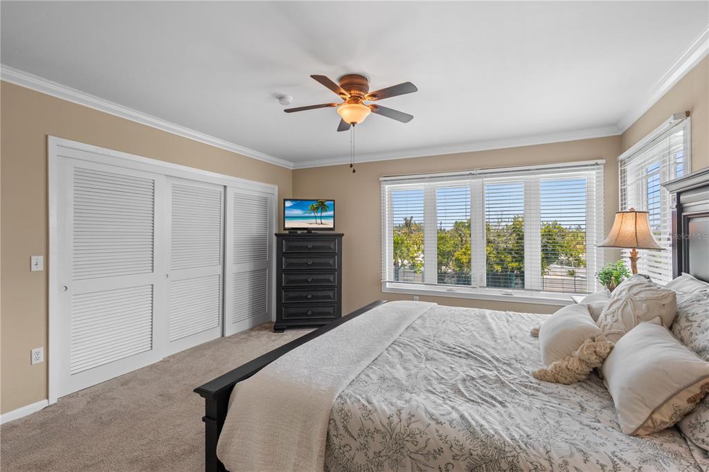 528 Forest Way Longboat Key, FL 34228 - Photo 21 of 40