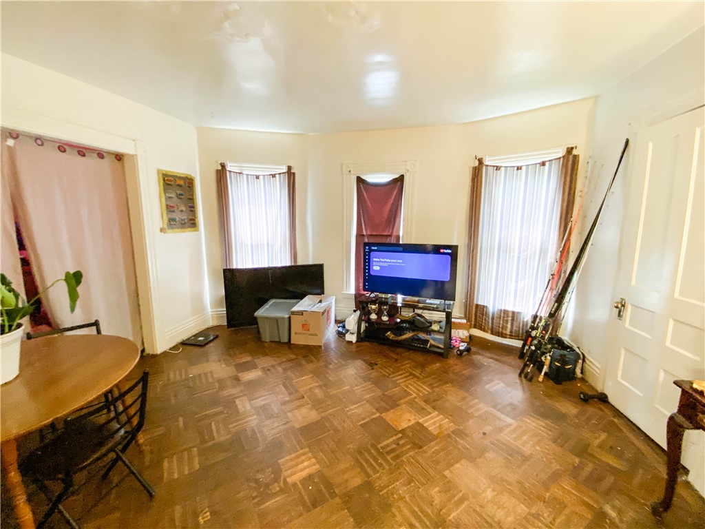 33 Finch Street Rochester, NY 14613 - Photo 6 of 11