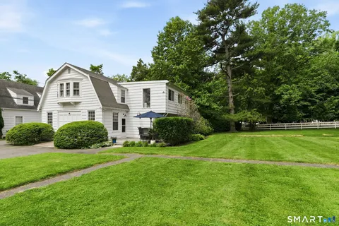 $3,200,000 | 62-64 Wallacks Drive, Stamford, CT 06902