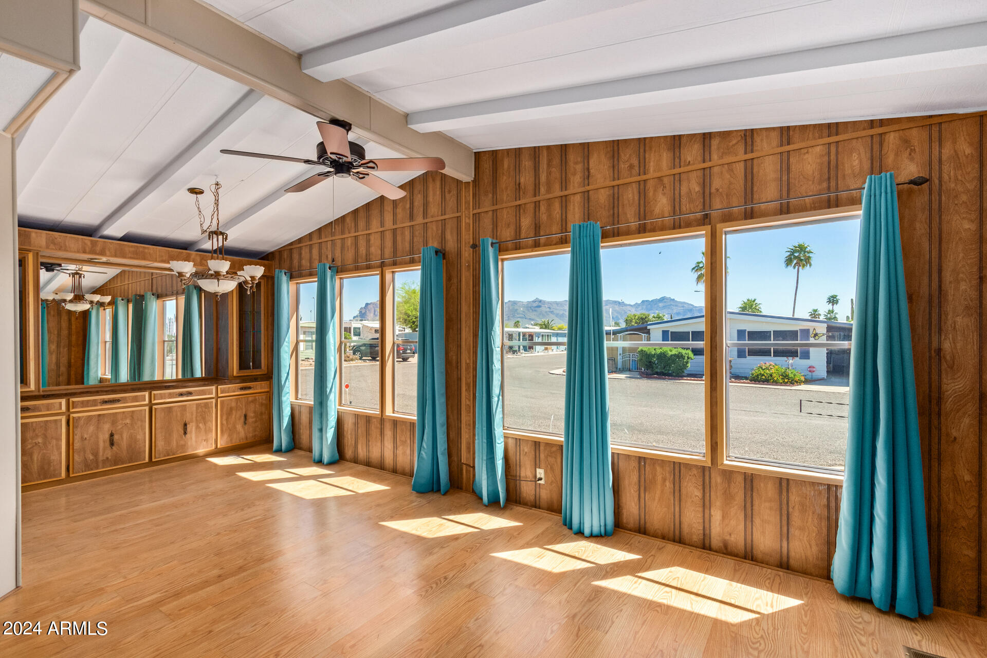 3405 South Tomahawk Road, Unit 16 Apache Junction, AZ 85119 - Photo 5 of 27 Great Room