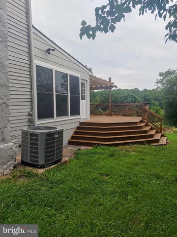 a view of a window in an empty room