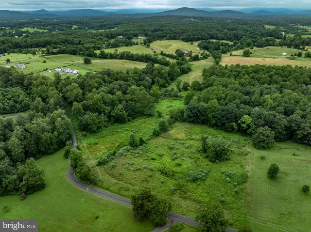 a house view with a outdoor space