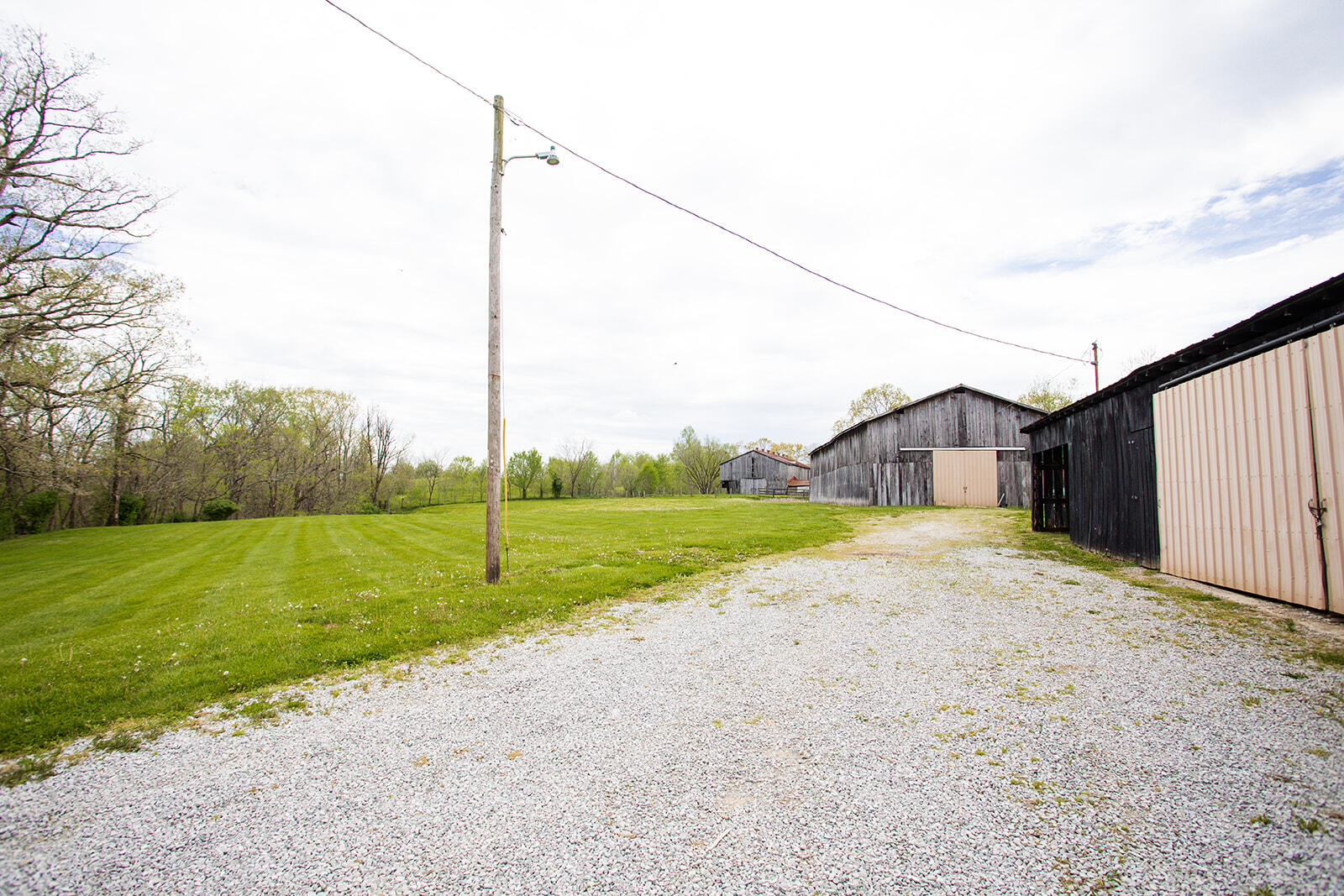15095 Irvine Road Winchester, KY 40391 - Photo 4 of 57 8G1A5100