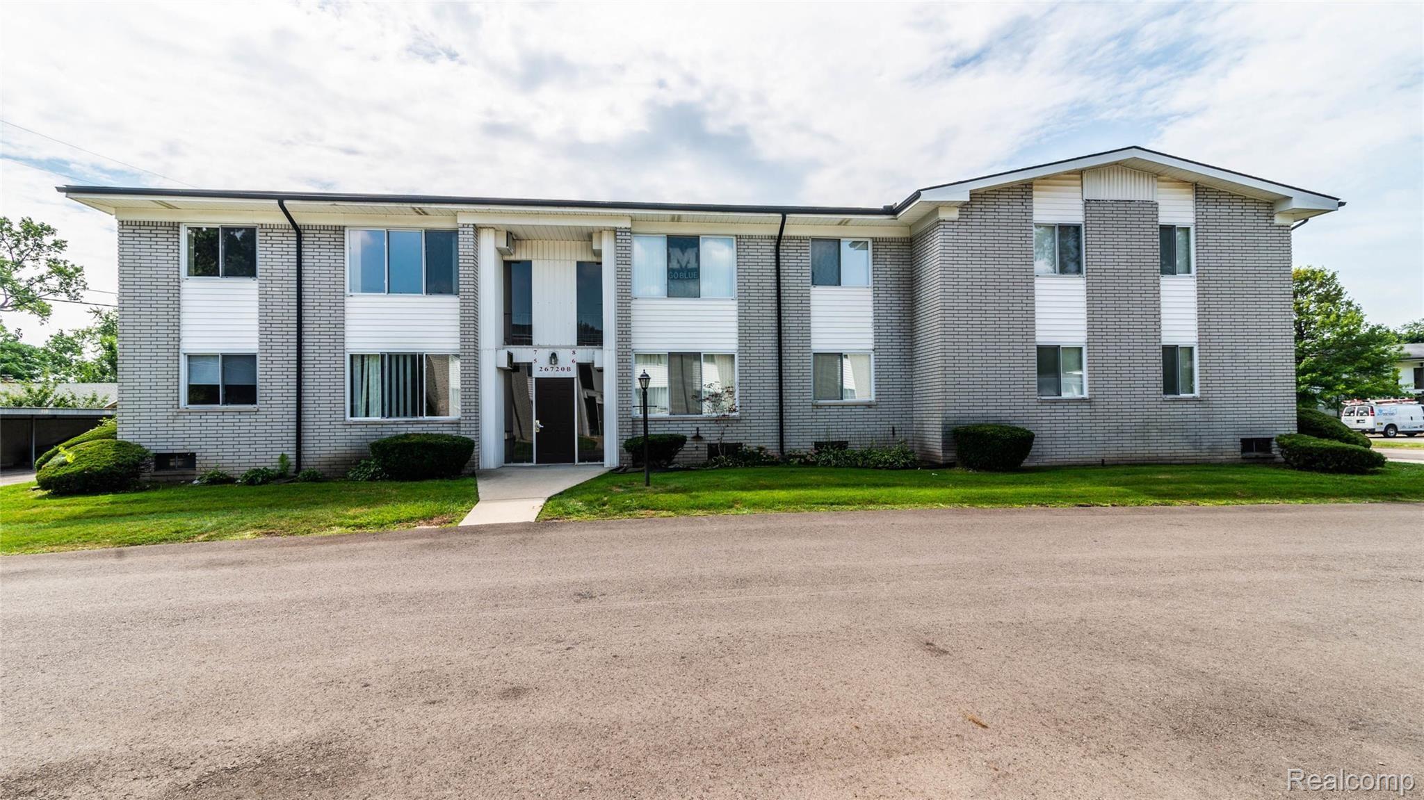 26720 Joy Road, Unit B7 Redford, MI 48239 - Photo 1 of 23 000.jpg