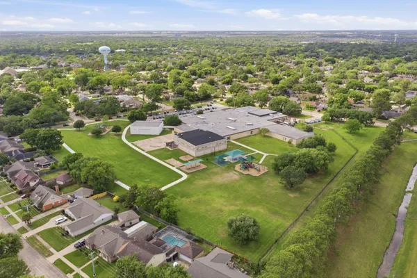 $2,350 | 15822 Echo Hill Drive, Houston, TX 77059