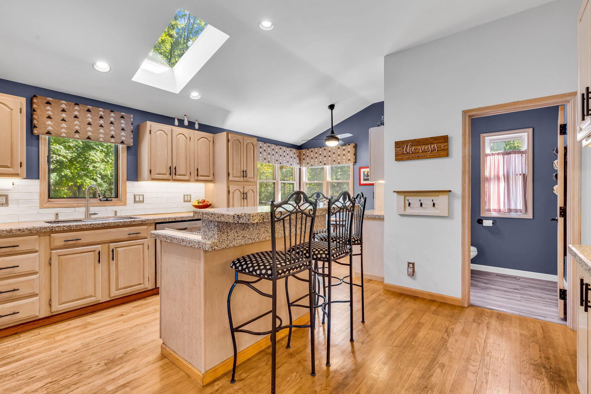 5830 Houchard Road Dublin, OH 43016 - Photo 15 of 57 Kitchen