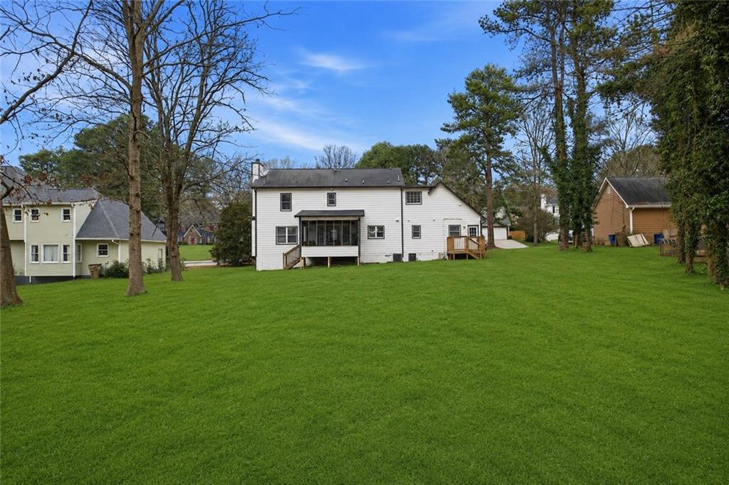 1144 Lakeview Road Grayson, GA 30017 - Photo 3 of 33