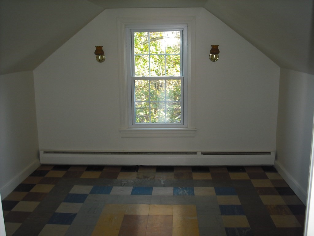 16 Highland Park Road Rutland, MA 01543 - Photo 9 of 11
