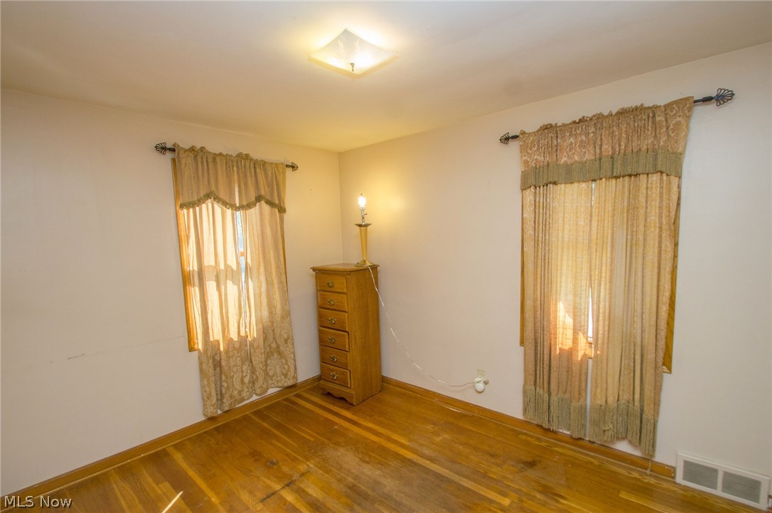 17702 Libby Road Maple Heights, OH 44137 - Photo 16 of 33