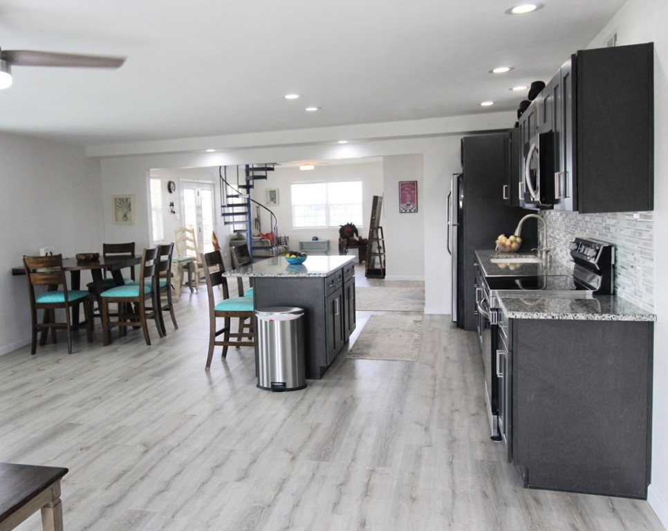 189 Sailfish Drive Rockport, TX 78382 - Photo 19 of 40