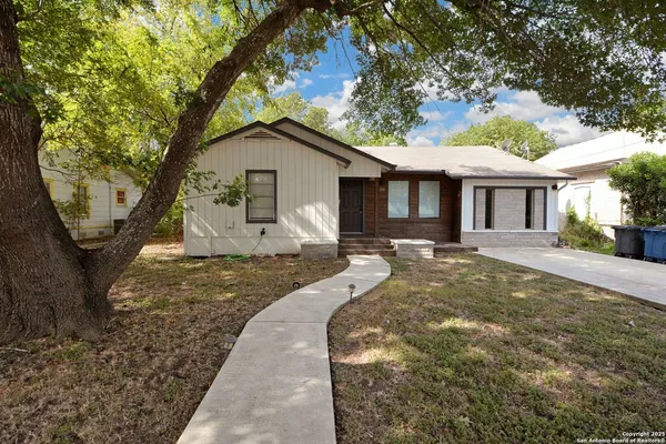 $1,875 | 520 Avenue A, New Braunfels, TX 78130