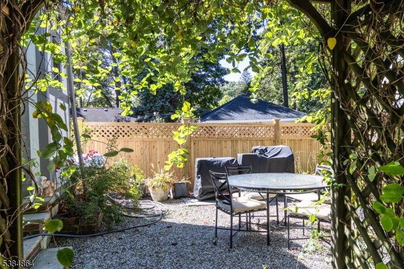 2 Harding Terrace Morristown, NJ 07960 - Photo 13 of 32