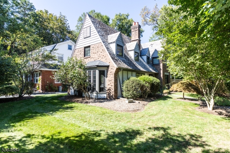 2 Harding Terrace Morristown, NJ 07960 - Photo 10 of 32