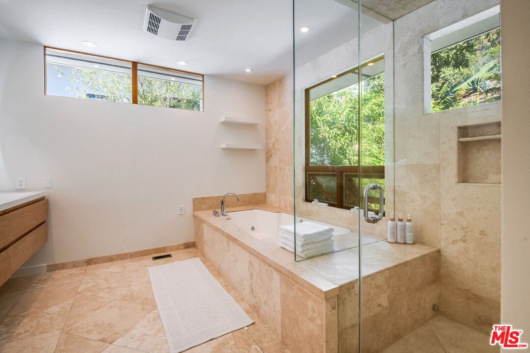 3600 Mandeville Canyon Road Los Angeles, CA 90049 - Photo 52 of 59