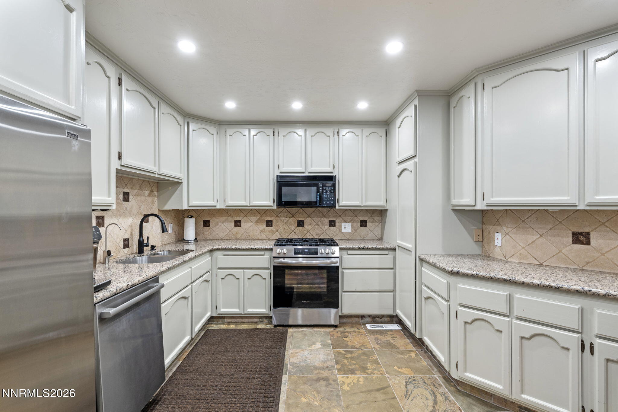 26 Cascade Court Stateline, NV 89449 - Photo 6 of 41 9-web-or-mls-DSC07280