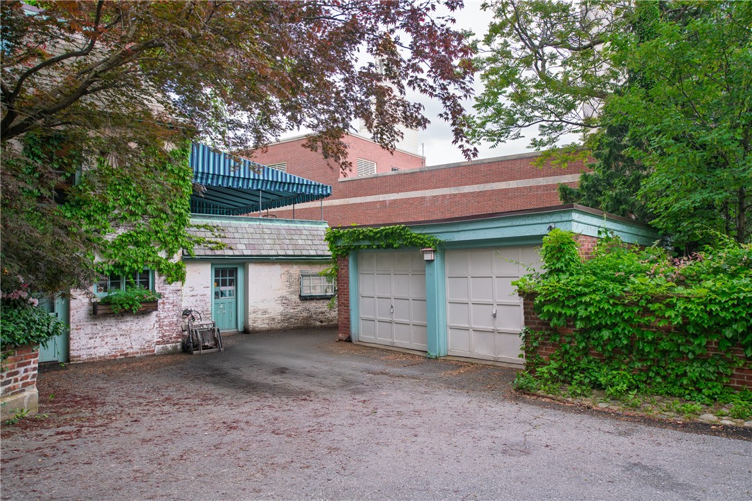 288 Benefit Street Providence, RI 02903 - Photo 5 of 29 Entrance to tenants unit