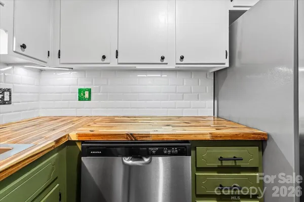 $189,900 | 140 Lake Concord Road Northeast, Unit D10, Concord, NC 28025