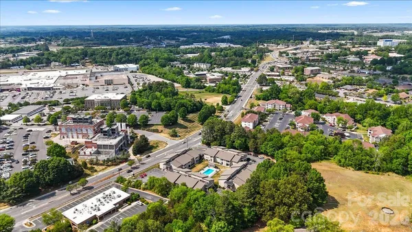 $189,900 | 140 Lake Concord Road Northeast, Unit D10, Concord, NC 28025