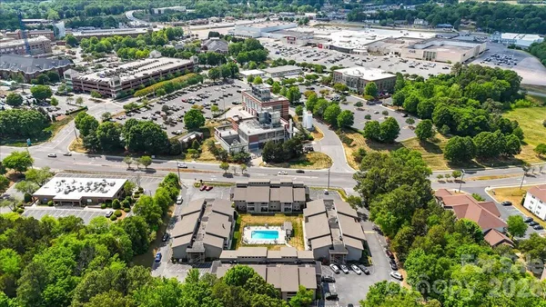 $189,900 | 140 Lake Concord Road Northeast, Unit D10, Concord, NC 28025