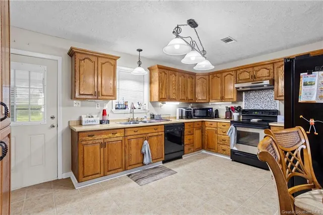 $179,000 | 725 Peridot Lane, Lake Charles, LA 70611