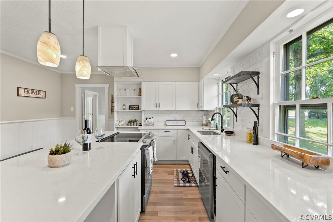 2510 Broad St Road Gum Spring, VA 23065 - Photo 12 of 44 a kitchen with cabinets a window and appliances