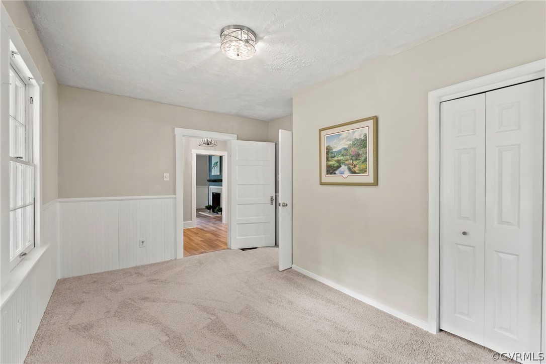 2510 Broad St Road Gum Spring, VA 23065 - Photo 24 of 44 a view of empty room with a fireplace