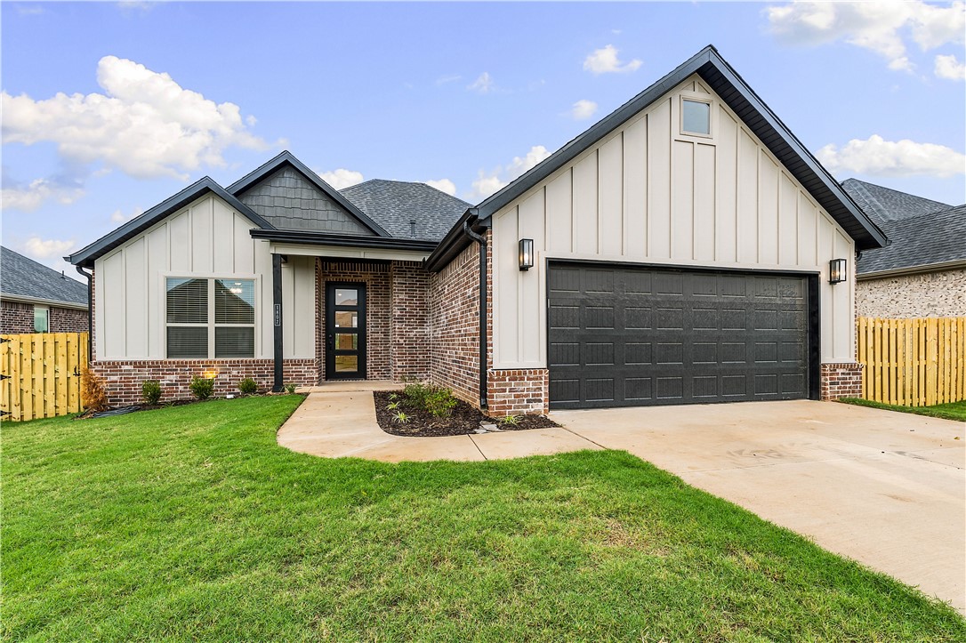 1807 Goldthorp Street Pea Ridge, AR 72751 - Photo 2 of 27 Gallery Image 2